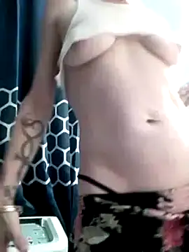 Snapshot of ivylee31 chatting on January 22, 2025, 6:31 am ivylee31 online show from January 22, 2025, 6:31 am