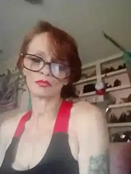 ivylee31 online show from April 8, 2026, 8:31 pm