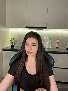 CurlyLara online show from April 2, 2026, 6:38 pm