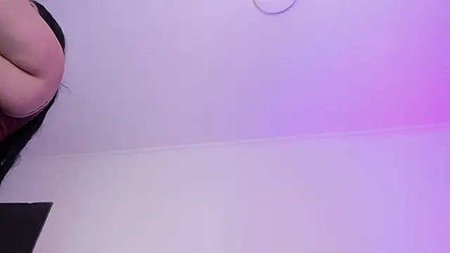 AmberiniHoffman online show from November 28, 2025, 11:46 am