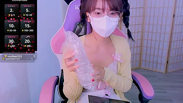 Snapshot of desiregirl69 chatting on January 22, 2025, 3:07 pm desiregirl69 online show from January 22, 2025, 3:07 pm