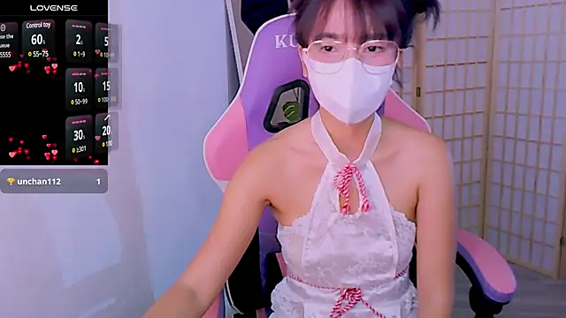 Snapshot of desiregirl69 chatting on February 6, 2025, 3:20 pm desiregirl69 online show from February 6, 2025, 3:20 pm