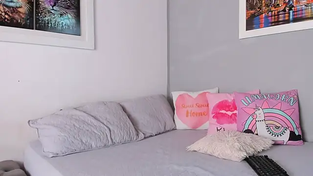 naughtyloverss online show from January 31, 2025, 2:39 pm