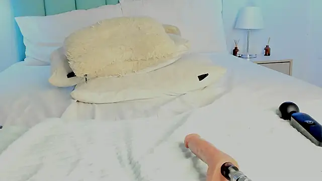 Khenta Michells online show from February 27, 2025, 1:17 pm