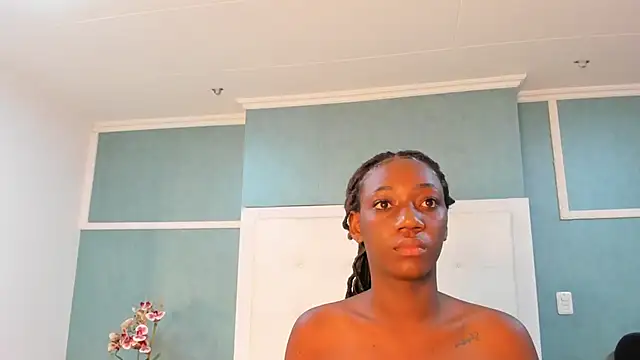 Khenta Michells online show from September 18, 2025, 10:50 am