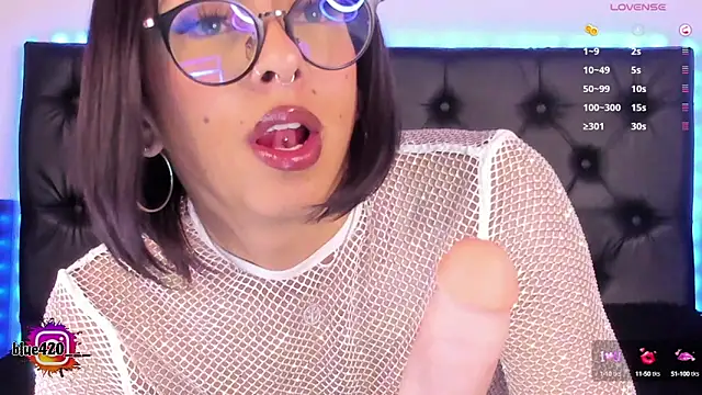 Snapshot of Skyler__blue4 chatting on January 31, 2025, 12:39 am Skyler  blue4 online show from January 31, 2025, 12:39 am