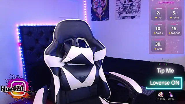 Snapshot of Skyler__blue4 chatting on November 14, 2025, 9:13 pm Skyler blue4 online show from November 14, 2025, 9:13 pm