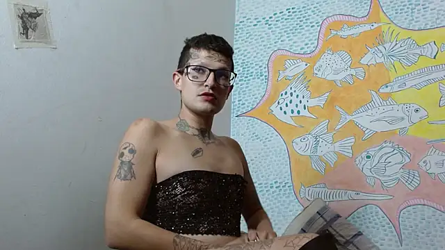 Snapshot of Party_trans chatting on February 14, 2025, 12:19 am Party trans online show from February 14, 2025, 12:19 am