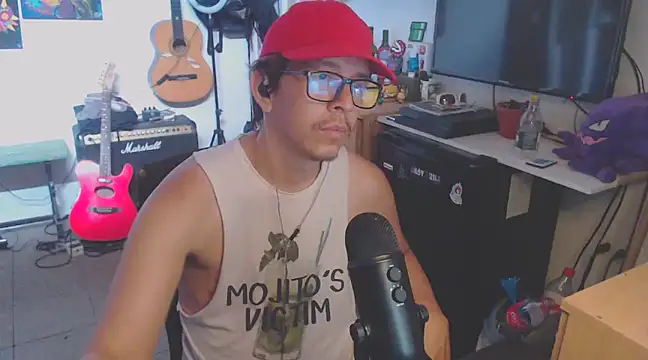 Snapshot of Pit_xxz chatting on January 20, 2025, 7:46 pm Pit xxz online show from January 20, 2025, 7:46 pm