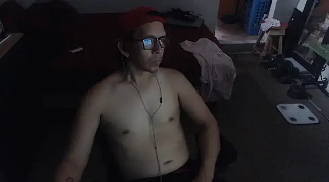 Snapshot of Pit_xxz chatting on February 25, 2025, 6:20 pm Pit xxz online show from February 25, 2025, 6:20 pm