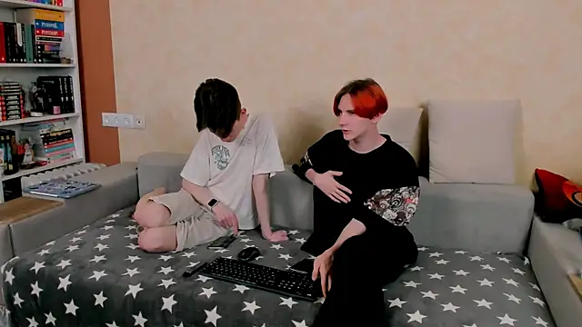 Snapshot of AndrewwCarter2 chatting on June 19, 2026, 9:07 pm AndrewwCarter2 online show from June 19, 2026, 9:07 pm