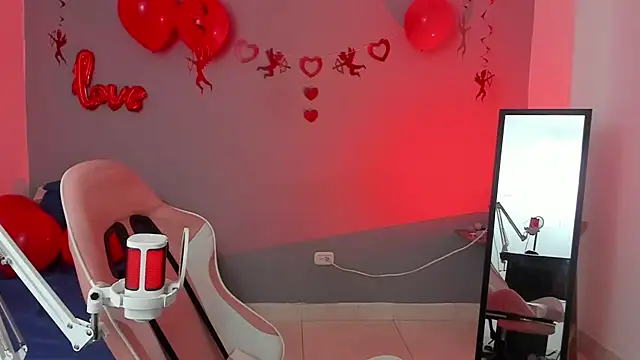 gwen ashly online show from February 12, 2025, 6:51 pm