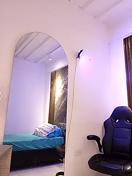 gwen ashly online show from September 13, 2025, 8:52 pm