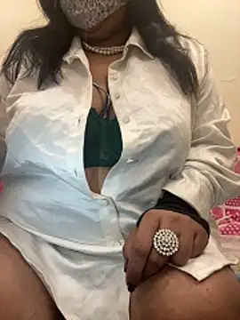 Snapshot of SnehaRai chatting on December 3, 2025, 4:16 pm SnehaRai online show from December 3, 2025, 4:16 pm