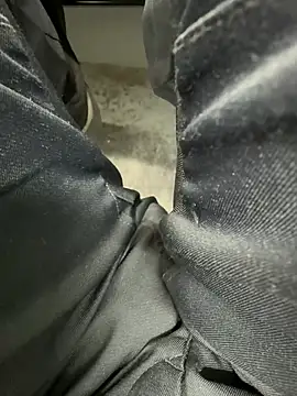 Im IVE LOVE online show from January 10, 2025, 5:37 am