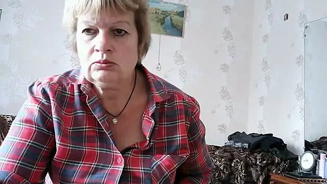 Ettie Tonia online show from October 14, 2025, 7:42 am