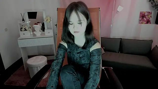 Elainebeness online show from April 15, 2026, 1:12 am