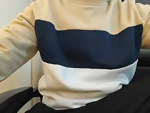 Snapshot of jayb0y61 chatting on February 14, 2025, 6:45 am jayb0y61 online show from February 14, 2025, 6:45 am