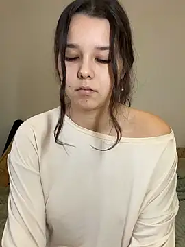 PoppyRobinson online show from December 29, 2024, 11:29 am