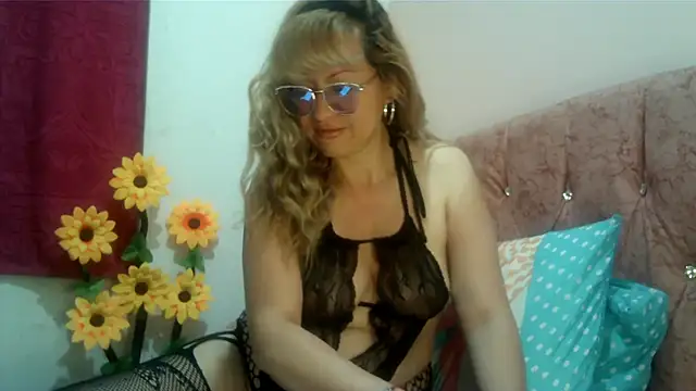 taylor198115 online show from January 17, 2025, 7:41 am