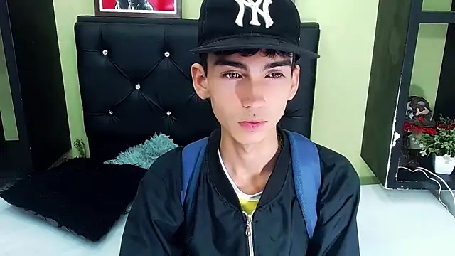 ttimy x boy online show from March 4, 2025, 8:38 pm