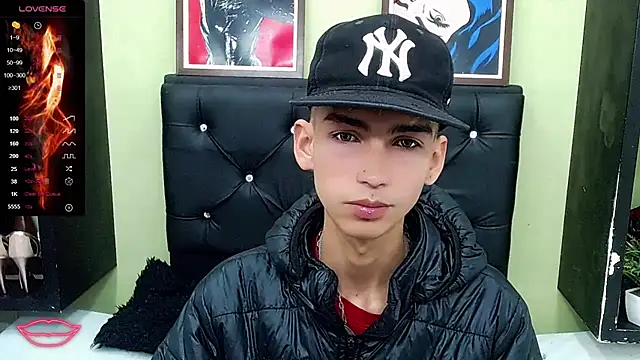 ttimy x boy online show from March 10, 2025, 8:12 pm