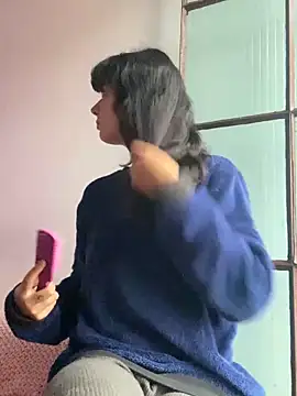 Snapshot of magalunabb chatting on December 9, 2024, 8:33 pm magalunabb online show from December 9, 2024, 8:33 pm