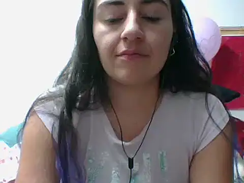  karlie kloss  online show from February 15, 2025, 11:47 pm