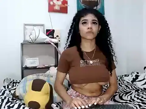 Snapshot of funny__queen chatting on December 2, 2024, 7:58 am funny queen online show from December 2, 2024, 7:58 am