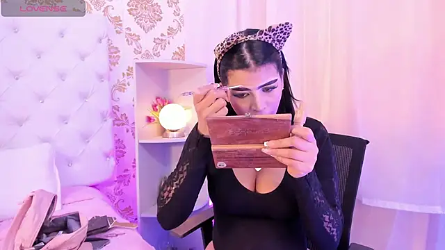 emaa lambert online show from February 10, 2026, 4:11 pm