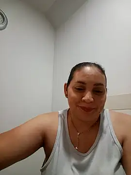 Snapshot of MirandaSoto chatting on May 5, 2026, 3:25 am MirandaSoto online show from May 5, 2026, 3:25 am