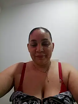 Snapshot of MirandaSoto chatting on May 6, 2026, 3:57 am MirandaSoto online show from May 6, 2026, 3:57 am