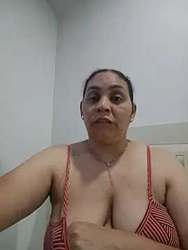 Snapshot of MirandaSoto chatting on June 4, 2026, 3:01 am MirandaSoto online show from June 4, 2026, 3:01 am
