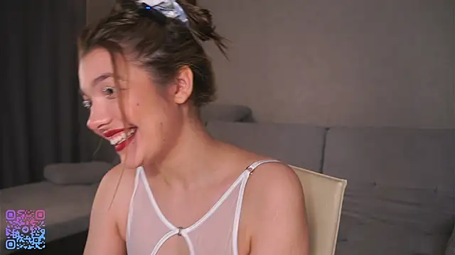 VeronaAppleberry online show from February 25, 2025, 7:20 am