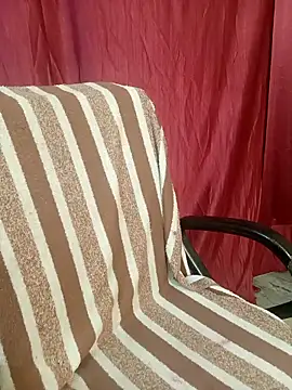 Stripy Doll online show from November 1, 2025, 4:42 pm