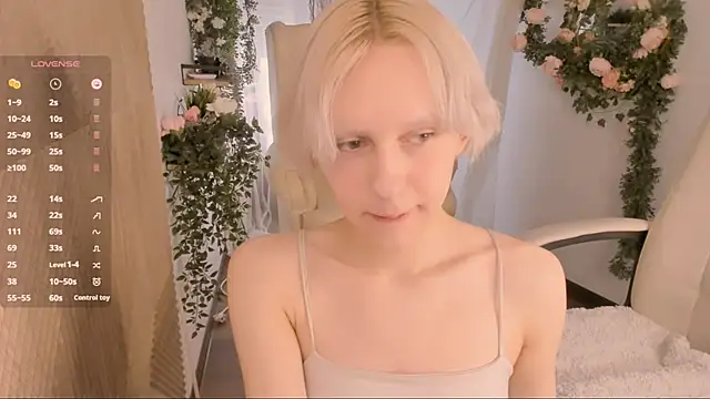 Snapshot of edward_holy chatting on November 8, 2025, 3:23 pm edward holy online show from November 8, 2025, 3:23 pm