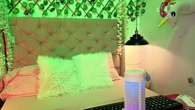 lauren evans96 online show from February 21, 2026, 3:18 am