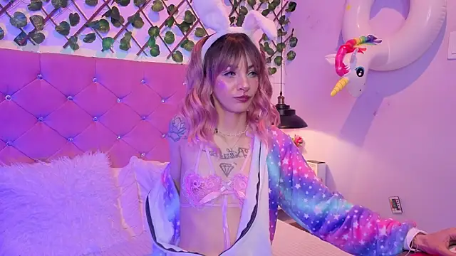 lauren evans96 online show from April 3, 2026, 3:48 am