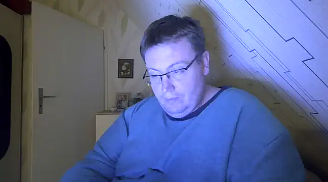 Snapshot of der_alex38 chatting on February 9, 2025, 7:30 pm der alex38 online show from February 9, 2025, 7:30 pm