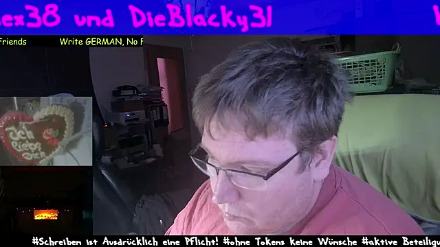 Snapshot of der_alex38 chatting on March 19, 2025, 8:22 pm der alex38 online show from March 19, 2025, 8:22 pm