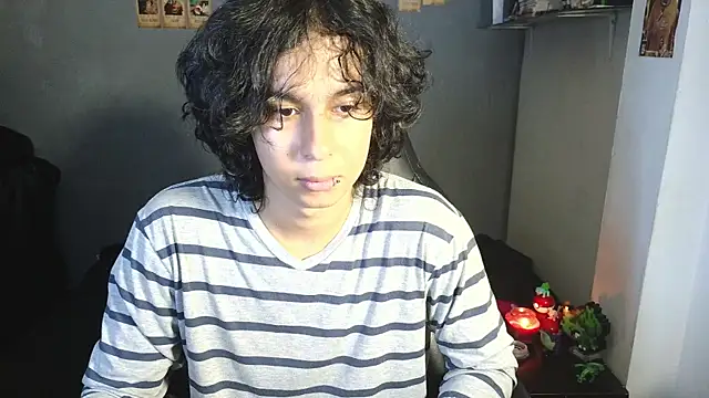 kairozz online show from February 19, 2025, 1:39 pm