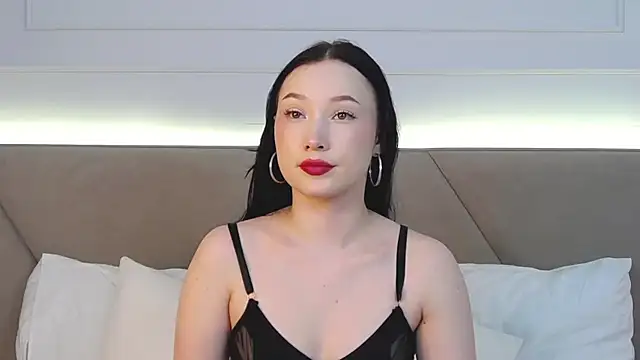 LeilaLow online show from February 27, 2025, 2:21 pm