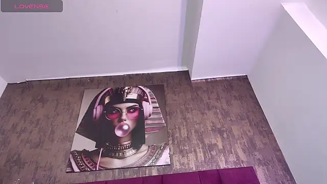 nicole  parker1 online show from September 12, 2025, 7:03 pm