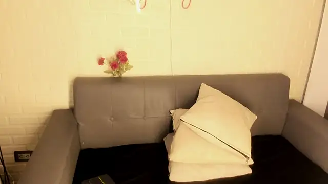 karina gomez 18 online show from November 5, 2025, 11:32 am