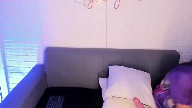 karina gomez 18 online show from November 27, 2025, 11:34 am