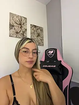 Issabela G1 online show from April 18, 2026, 2:48 am