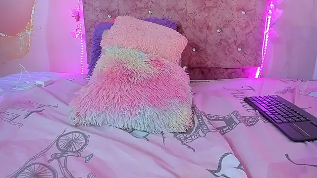 Bella  sweet online show from February 8, 2025, 9:46 pm