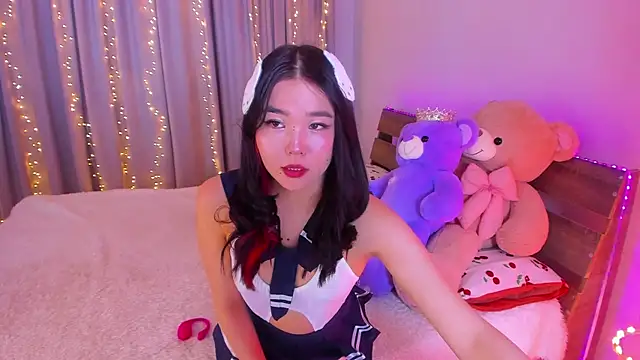 Dollyaa online show from December 17, 2025, 1:50 pm