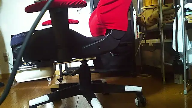 qoooqing67 online show from December 7, 2024, 12:19 am