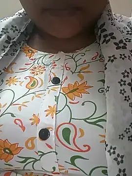 Snapshot of Ashwini_Gowda_91 chatting on December 6, 2024, 1:44 pm Ashwini Gowda 91 online show from December 6, 2024, 1:44 pm